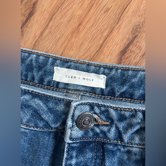 CLEO + WOLF Medium Wash High Rise Loose Distressed Jeans Women’s Size 29 - Picture 8 of 16